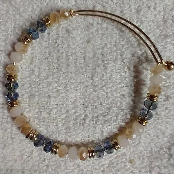 Goldtone wire bracelet adjustable blue yellow faceted beads