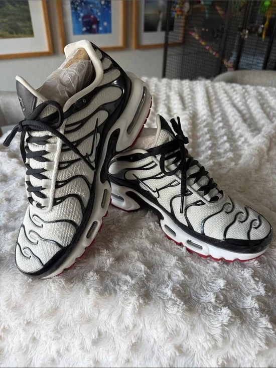 🔥 NIKE AIR MAX TN🔥 Women’s size 7.5