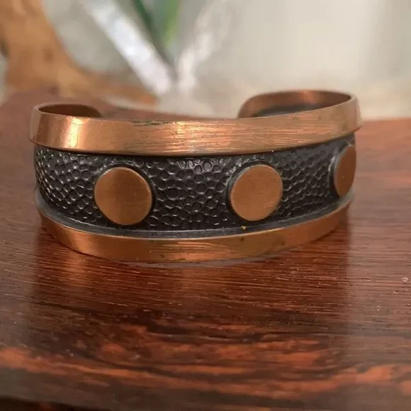 Vintage Copper Cuff Bracelet Marked Solid Copper‎