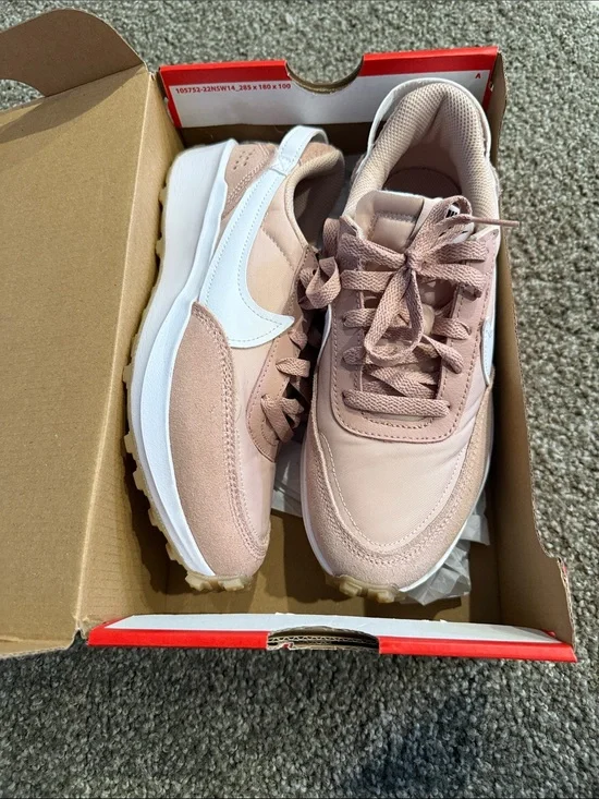 Nike Waffle Debut