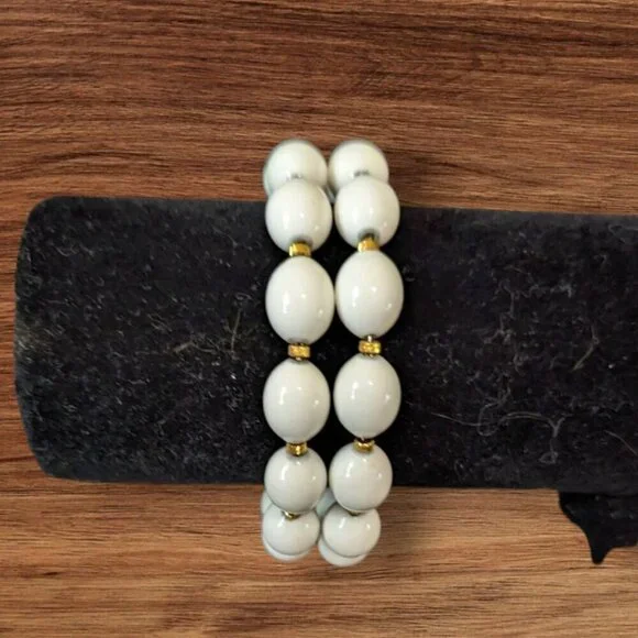 Vintage Monet Double Strand Lucite Beaded Bracelet white gold‎ tone  7 inch