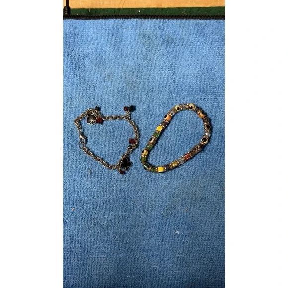 2 Vintage Bracelets Lot – Charm Chain & Beaded Stretch Bracelet‎