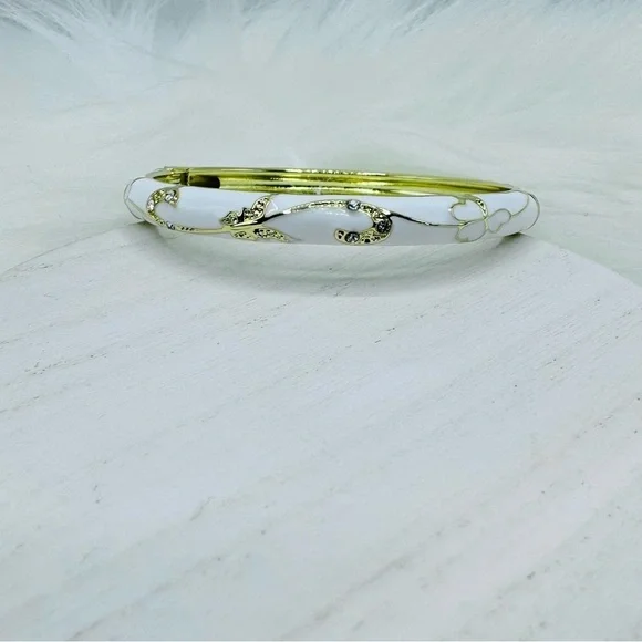 White Jasmine Floral Enamel Cloisonne Bracelet Bangle