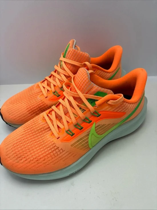Nike Air Zoom Pegasus 39 Peach Cream Ghost Green - Womens Sz 9 - Running Shoes