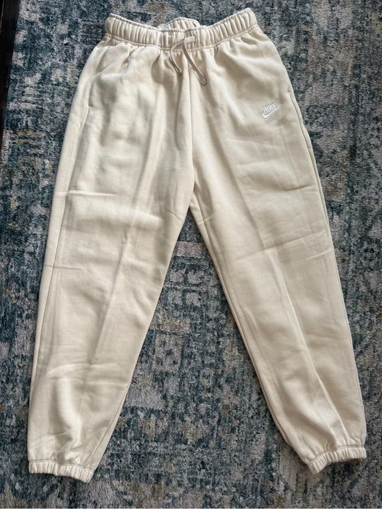 Nike women’s Cream Fleece Joggers