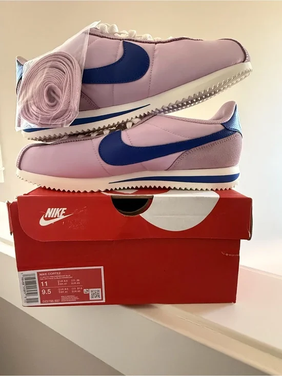 Nike Cortez Unisex - Women’s 11 / Men’s 9.5
