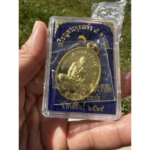 5 Buddhist coin LP Sila Bless เหรียญพระพุทธเจ้า5พระองค์ หลวงปู่ศิลา สวนสงฆ์แกแปะ