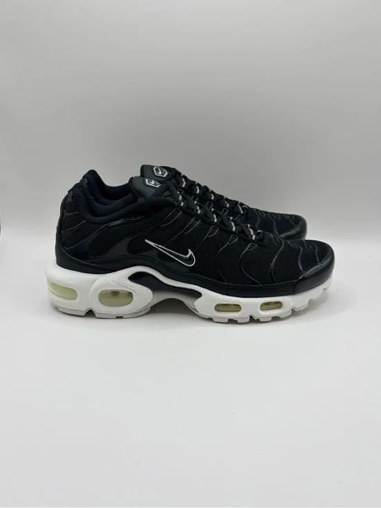 Nike Women’s Air Max Plus TN Black/White Athletic Sneakers