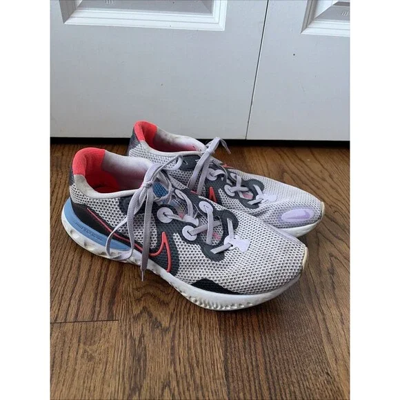 Nike Renew Run Women's Size 11 Running Shoes Sneakers