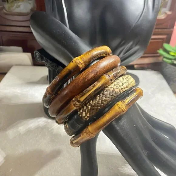 VINTAGE Bangle Bracelets (5)