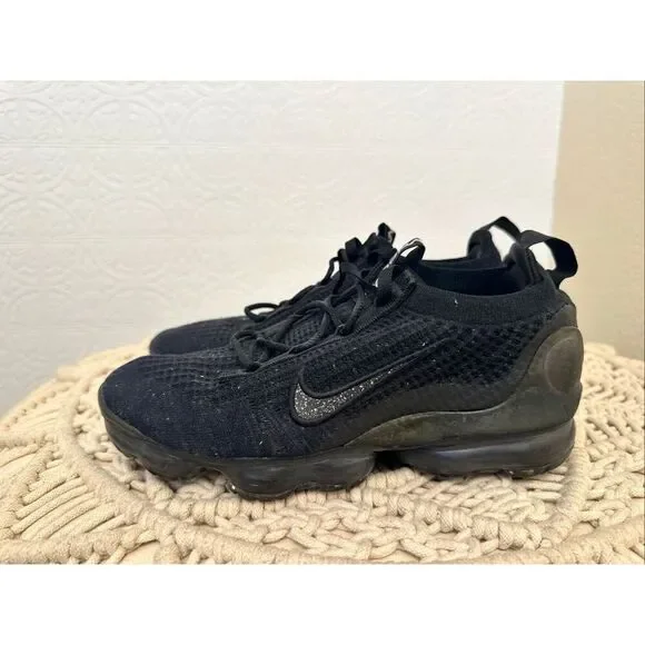 Nike Women’s Black Vapormax Knit Sneakers Size 7