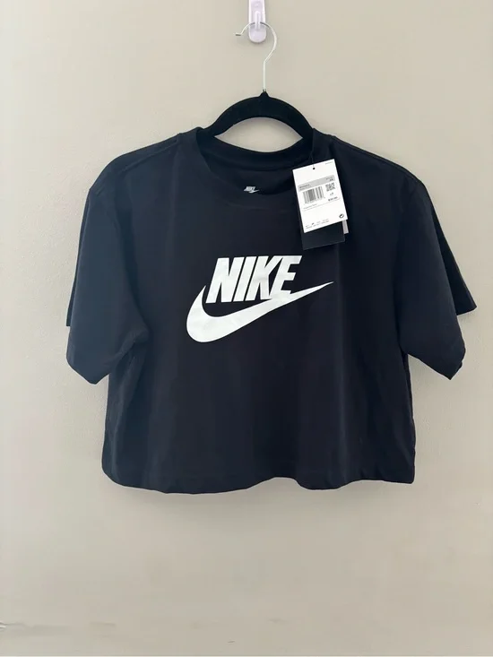 Nike Black Women’s Crop Tee with White Logo Size XS