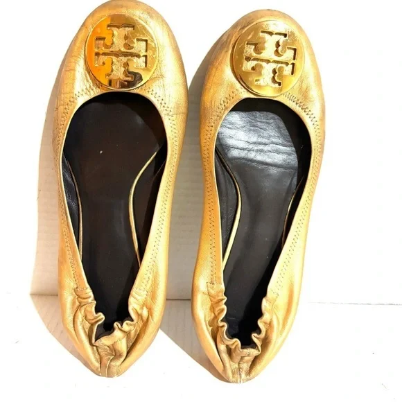 Tory Burch size 7.5 leather ballet flats round toes