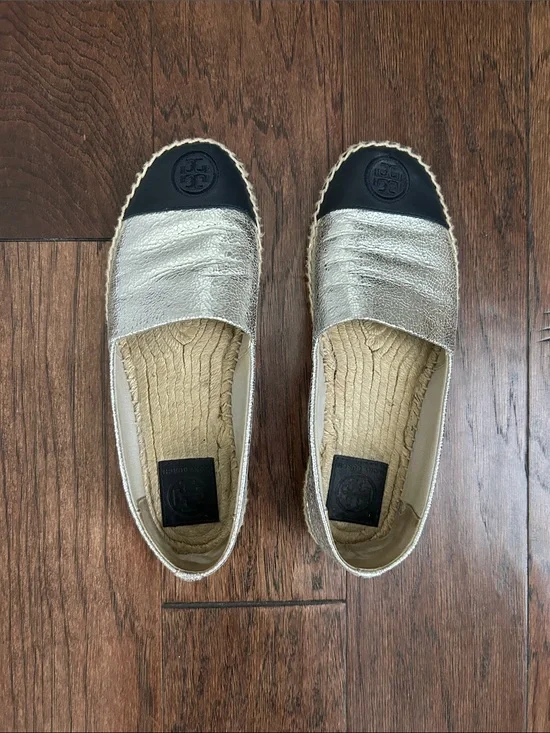 Tory Burch women’s size 9.5 Metallic Espadrille Flats in Silver and Navy