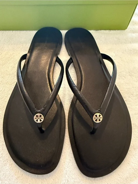 Tory Burch Black Leather Thong Sandals Chelsea Size 10 NIB New