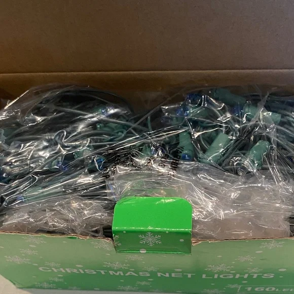NIB Christmas Net Lights 160 LED