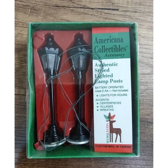 Santas Best Christmas Collectible lighted Lamp Posts Villages Train 4.25