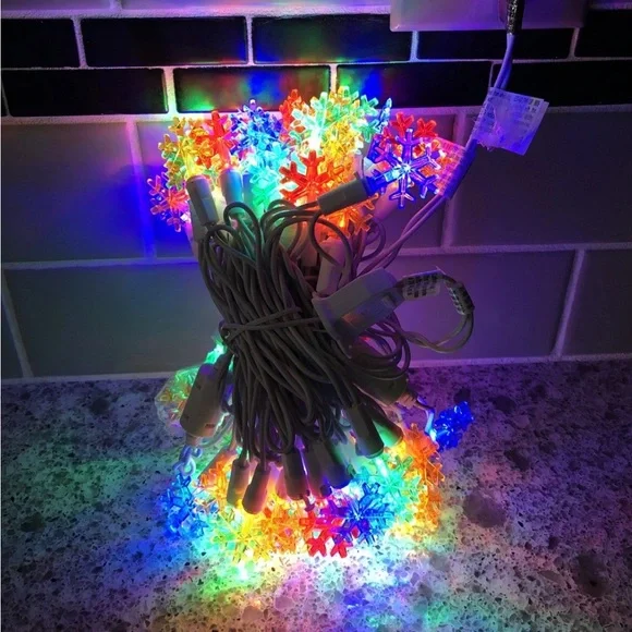 Christmas Snowflake String Lights - Multicolor LED
