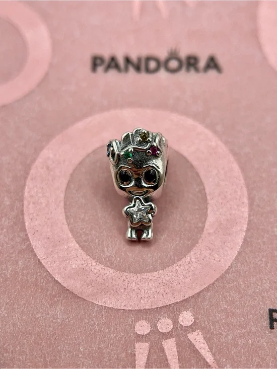 Pandora Marvel Guardians of the Galaxy Holiday Groot Star Charm