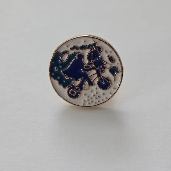 ET Bike Scene Pin
