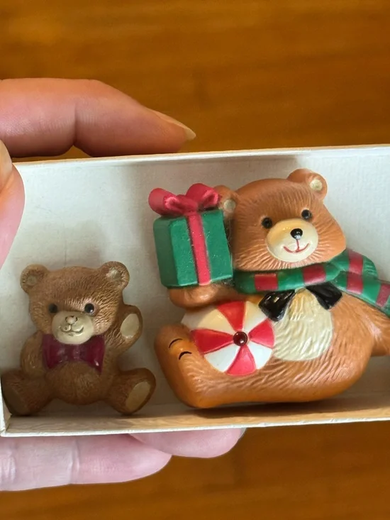 Christmas brooches, vintage