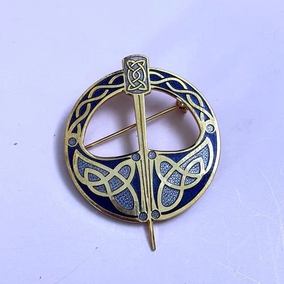 Vintage Celtic Sea Gems Triskelion Knotwork Enamel Gold Tone Brooch Pin