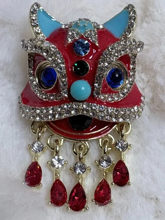 Asian Lion Mask Brooch/ Lapel Pin