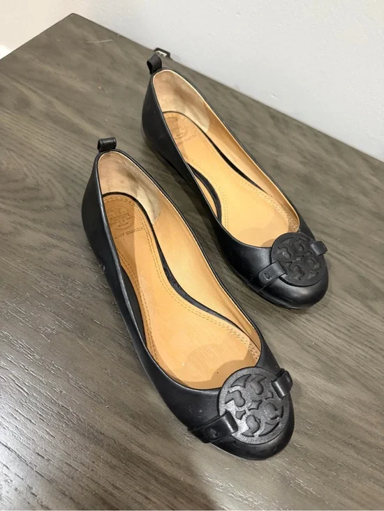 Tory Burch Black Leather Logo Round-Toe Ballet Flats