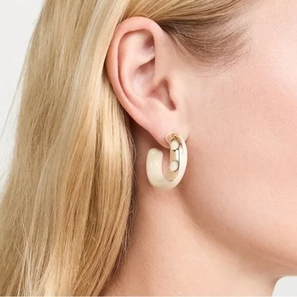NWT TORY BURCH TORY‎ GOLD / CREAM Resin Hoop Earrings