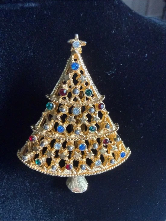JJ Jonette Gold Tone Christmas Tree Brooch Pin Multicolor Rhinestones Vintage