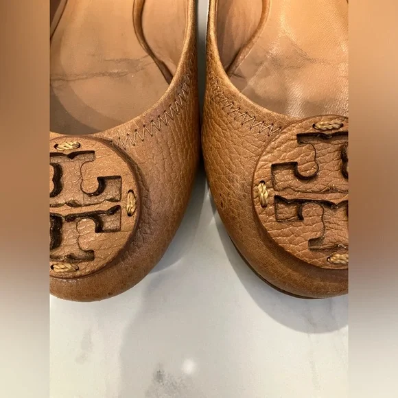 Tory Burch flats size 7 camel pebbled leather