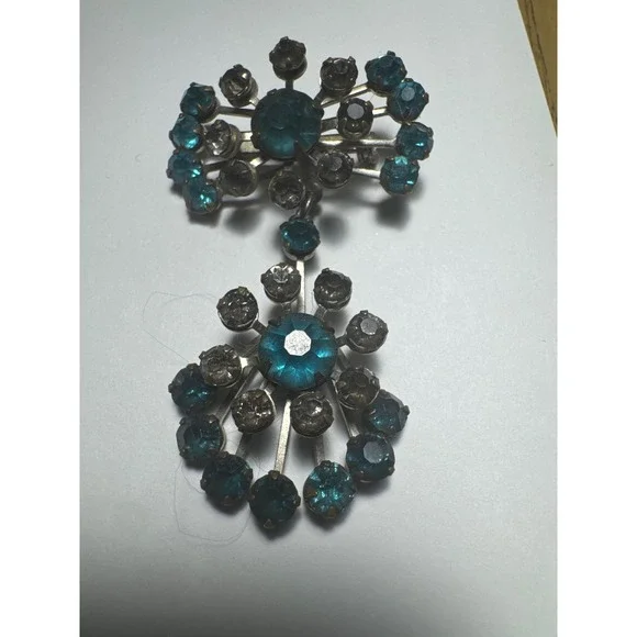 Vintage Teal Grey Rhinestone Articulated Drop Brooch Silver Tone Sunburst 2 Inch