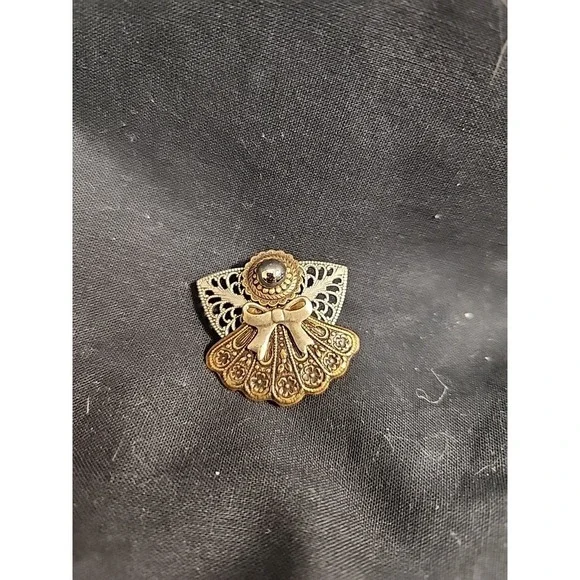 Vintage‎ Angel Pin Costume Jewelry