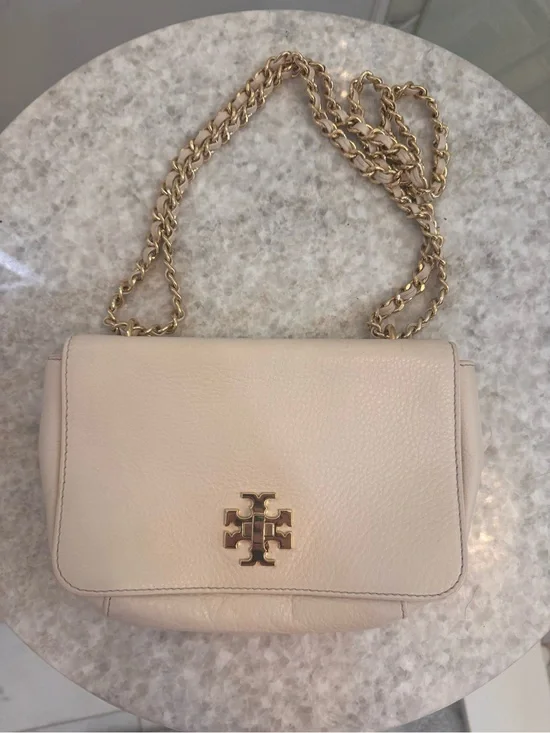 Tory Burch Light Cream Pebbled Leather Crossbody with Gold Logo Chain