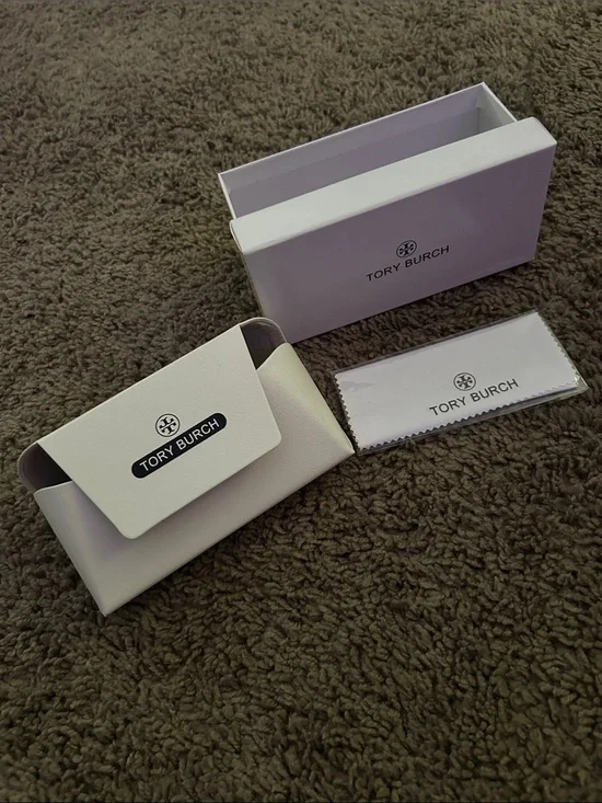 Tory Burch White Sunglass case with Box & Cloth-Sunglasses NOT INCLUDED