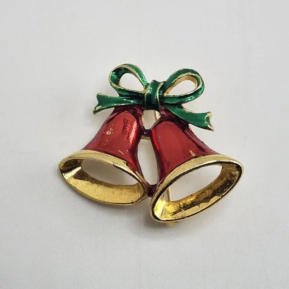 VINTAGE GOLD TONE METAL ENAMEL DOUBLE BELL CHRISTMAS PIN BROOCH‎ READ