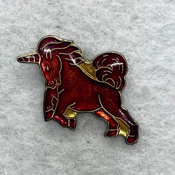 🔮 5/$25 Vintage Red Unicorn Pin‎