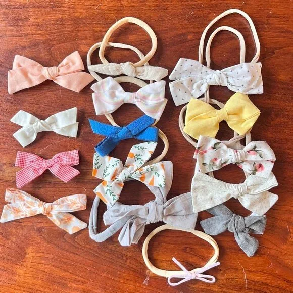 Large‎ Baby Girls Bundle of Hair Bows and Headbands- Size 0-12m