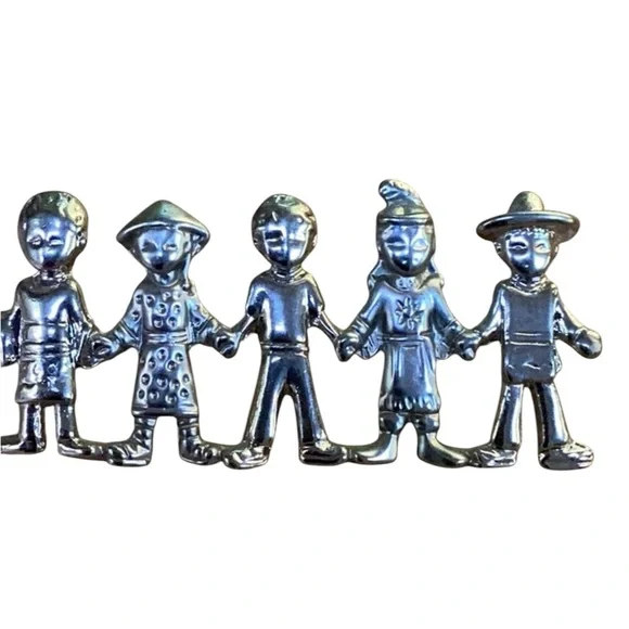 Vintage‎ Premier Silver Children Of The World Holding Hands Peace Love Unity Pin