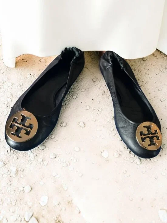 EUC TORI BURCH ( 9  )  Minnie Black Leather Travel Ballet Flat Shoes Gold Logo