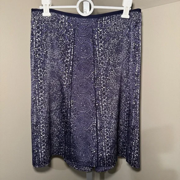 Tory Burch Fluted‎ Floral Medallion Logo Skirt Blue Purple Womens Size 6
