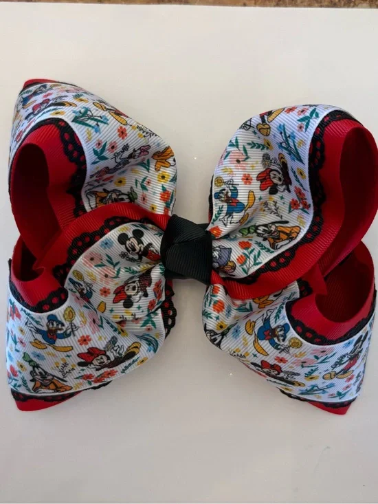 Magical friends Callie & Colbie Co. Bow