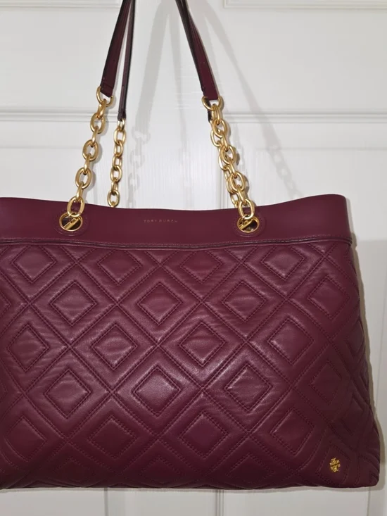 Tory Burch Quilted Leather Shoulder Tote in Burgundy