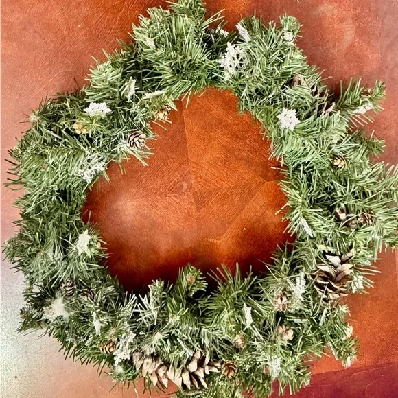 Green Pine Holiday Wreath with Snowy Pinecones