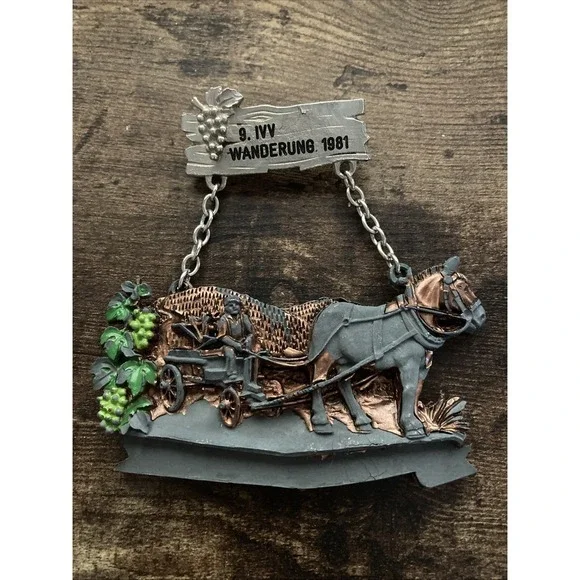 German Walking Medal Wanderung 1981 Vintage Horse Cart Hanging Chain & Pin