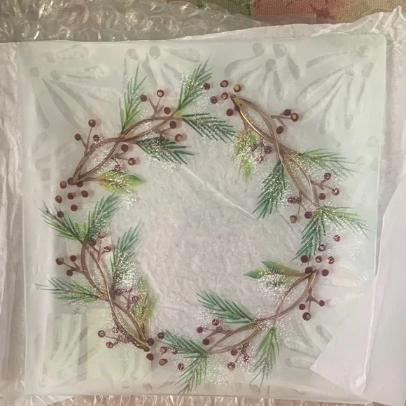 Yankee Candle Square Holiday Wreath Glass Plate with Green and Red Accents - NEW