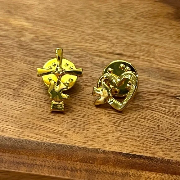 Gold‎ Tone Bundle Cross Heart W/Bird Lapel Pin Religious Christian Brooch Small