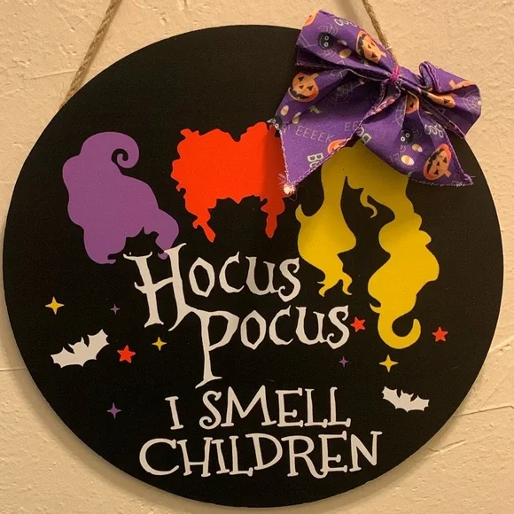 Hocus pocus door hanging wreath.