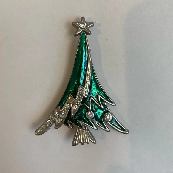 Vintage forest green‎ enamel and silver Christmas tree brooch pin
