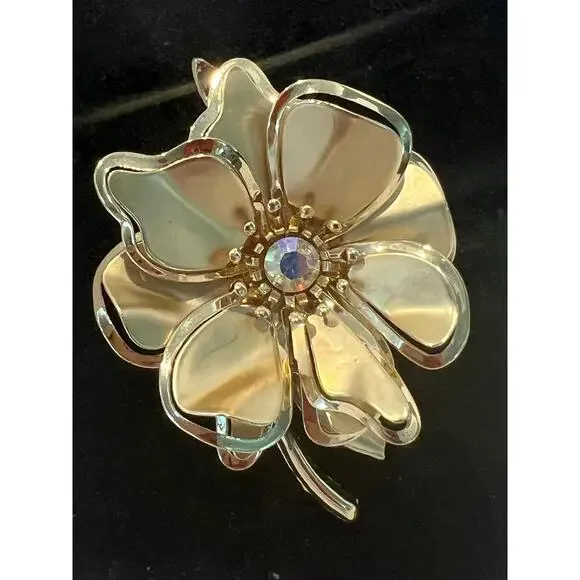 Matte Gold Tone 3D Flower With Iridescent AB Rhinestone‎ Center Stone Brooch Pin